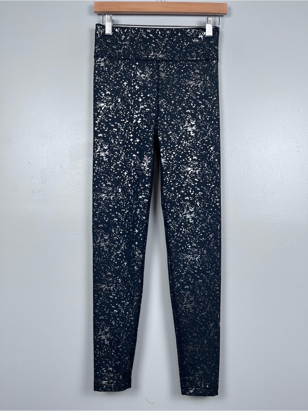 Nike One Girls Dri-Fit High Waisted Black and Silver Leggings HF4410 Size XL